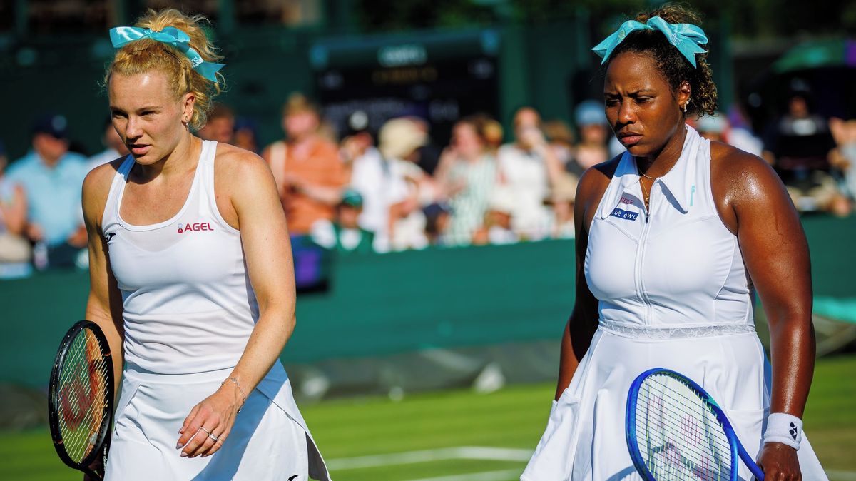 Velké překvapení, Siniaková končí v deblu ve Wimbledonu už před branami semifinále